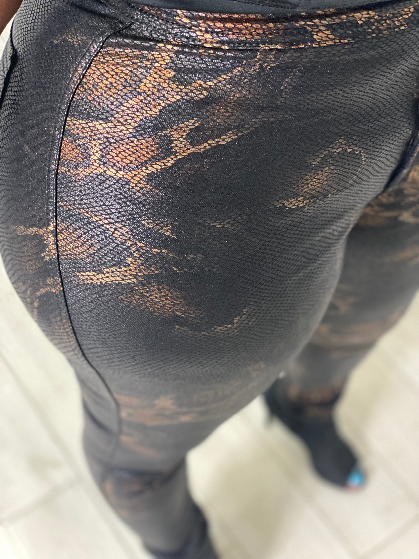 Snake leggings